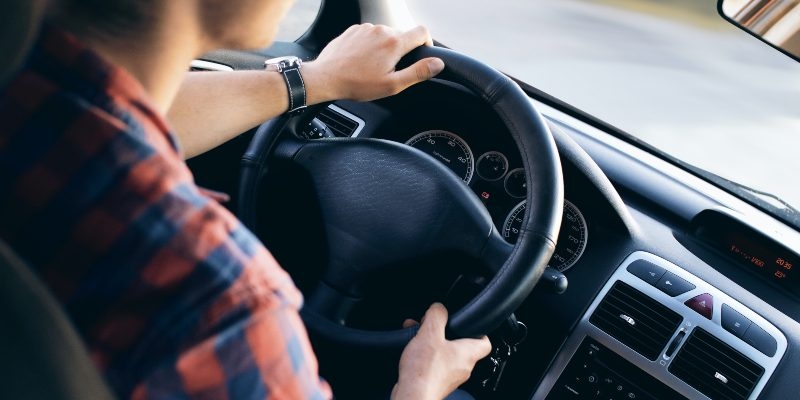 Prepara il tuo esame di guida con Dr. Driving
