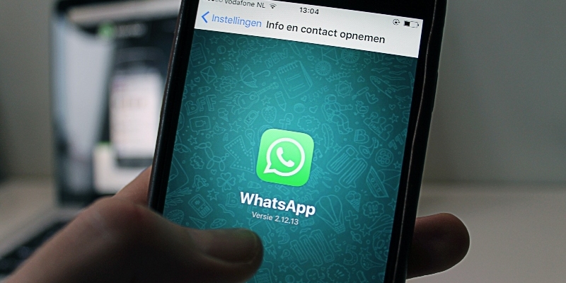 Inizia l'integrazione, WhatsApp si connetterà con Facebook Messenger
